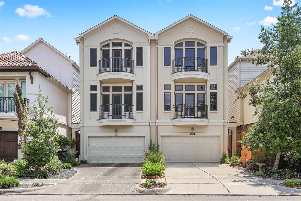 Nestled in the heart of the highly desirable River Oak Shopping Center Area
