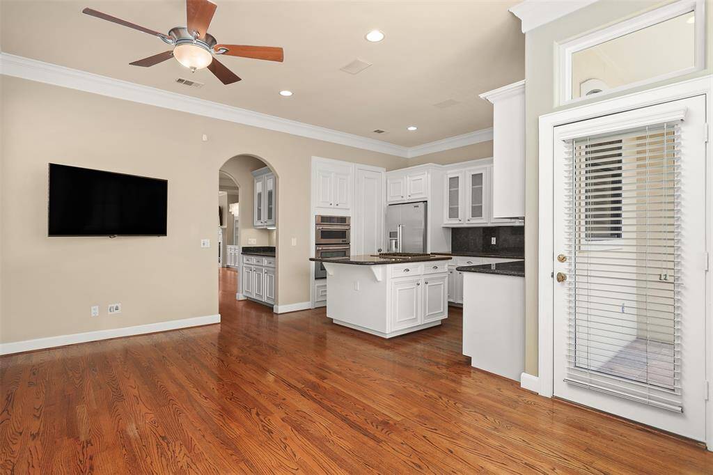 Easily flow from kitchen to den for effortless entertaining.