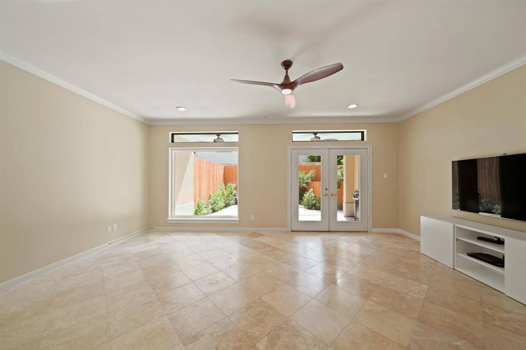 Flooded with natural light, the first floor offers a bright and inviting atmosphere.