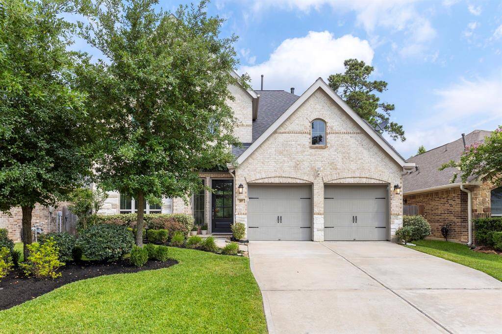 Welcome home to this gorgeous 4 bedroom/3.5 bath/2-car garage home.