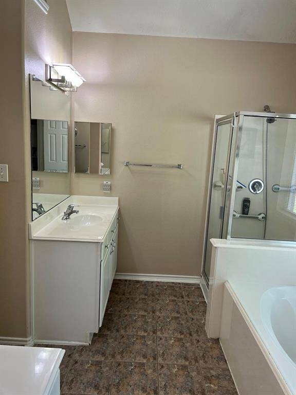Separate Shower and Tub in Master Suite!