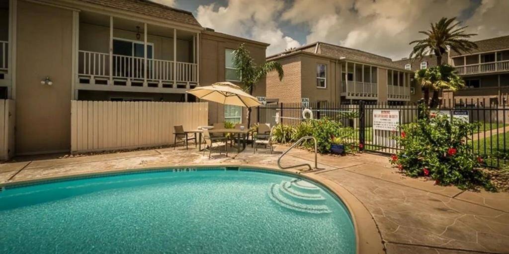 Pool area