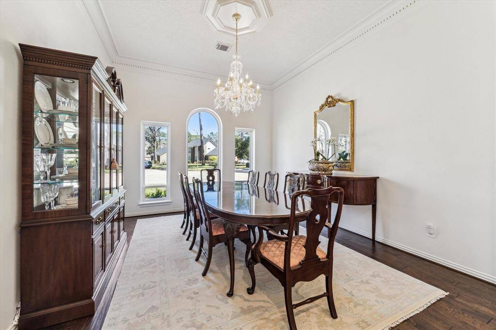 This expansive dining room is the perfect place for hosting those large dinners.