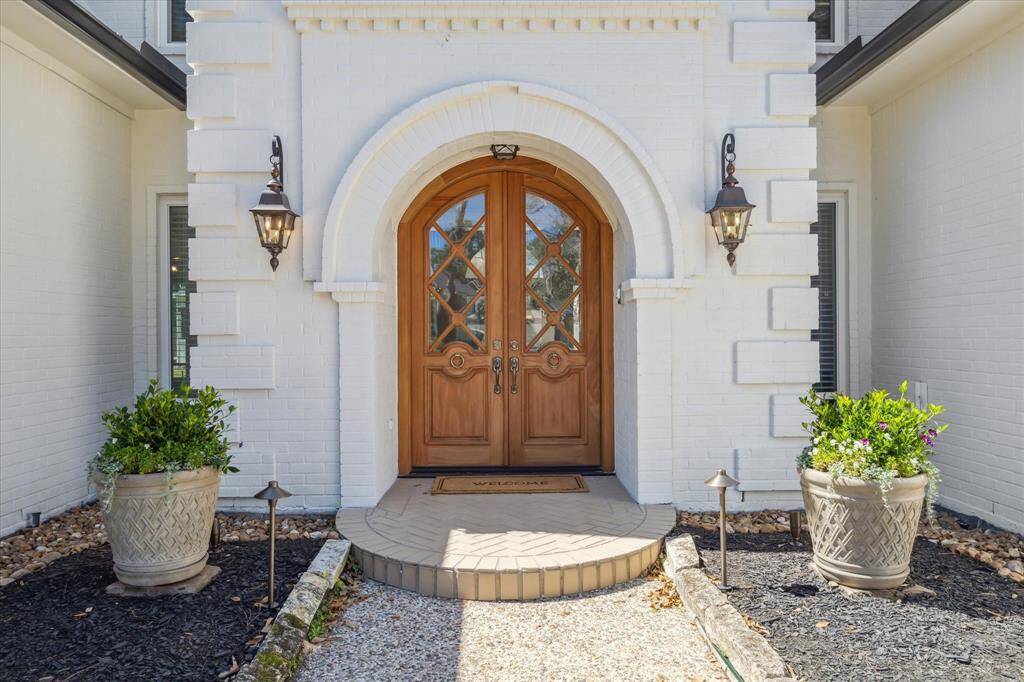 These are custom, one of a Kind doors designed by the Seller.