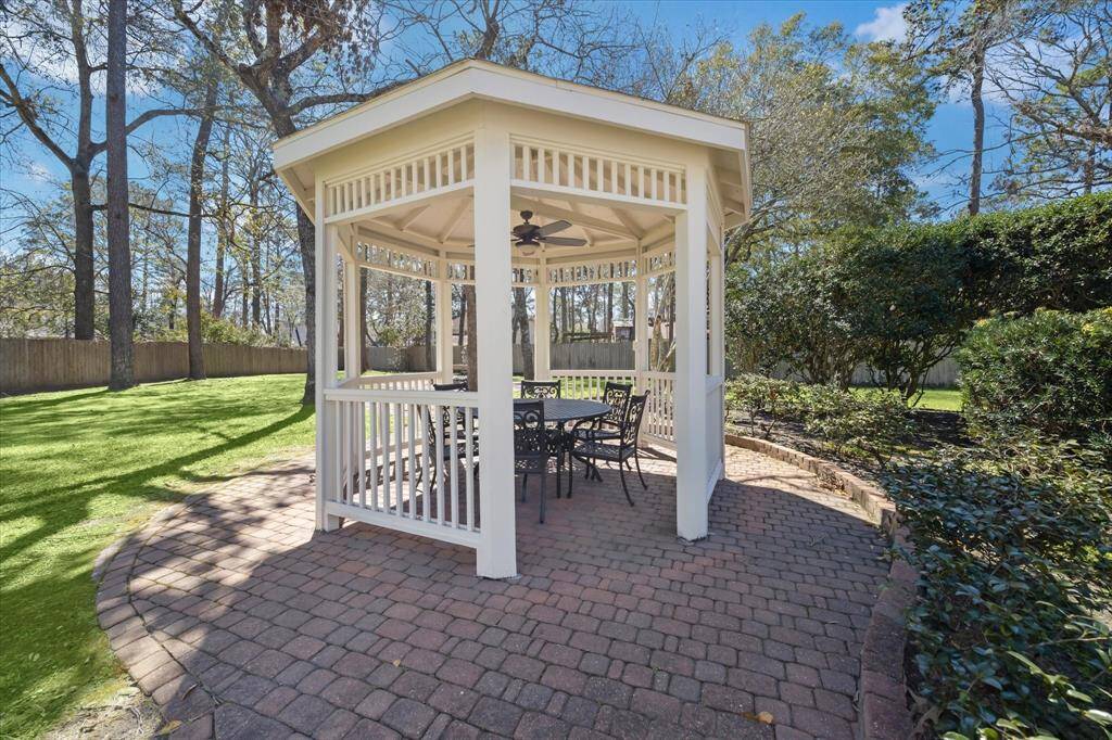 What a unique feature.  Look how much yard is behind the Gazebo!1