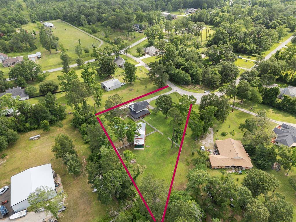 Look at all that space behind the barn