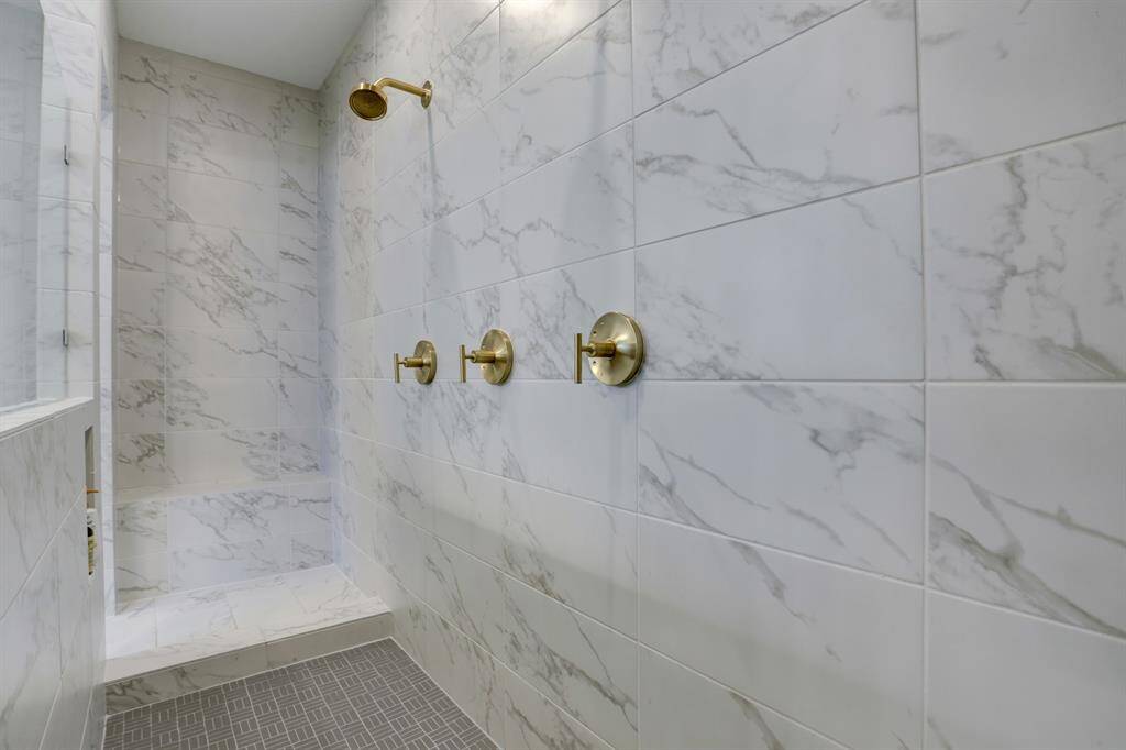 The upgraded golden colored fixures enhance the already gorgeous appeal.