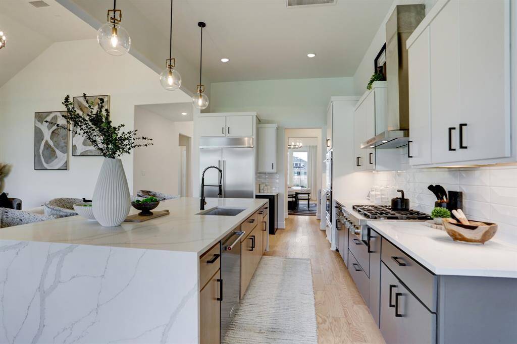 Open concept Gourmet kitchen!!