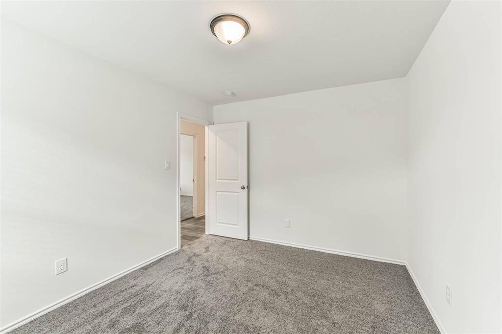 All bedrooms and bedroom closets come cut loop berber carpet with 1/2"6 lb pad in selected areas. **Image representative of plan only and may vary as build**