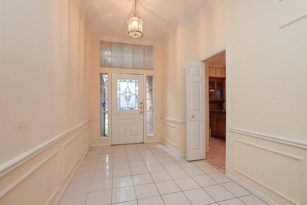 Step into this single-story home, where you'll find 2/3 bedrooms, two full baths. Home is PRICED BELOW MCAD assessed value. Perfect value to come in and make it what you envision.