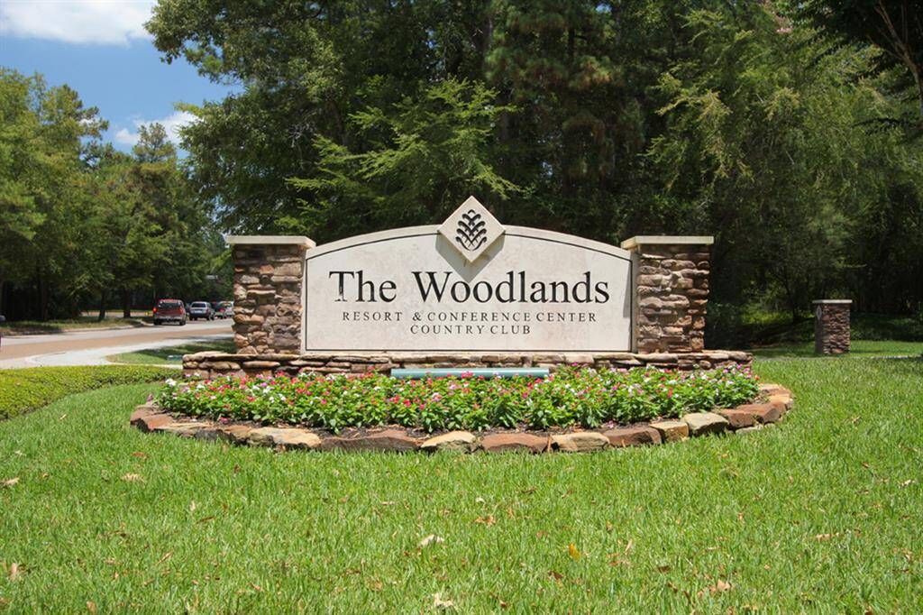 The Woodlands, Texas area, where 26 Wild Meadow Court is located, features several golf courses. One nearby option is The Woodlands Country Club, which offers two championship golf courses: The Tournament Course and The Palmer Course. Another option is the Panther Trail Golf Course, also located within The Woodlands, offering 18 holes of golf in a beautiful setting. Both of these courses are within a short driving distance from 26 Wild Meadow Court in Spring, Texas 77380