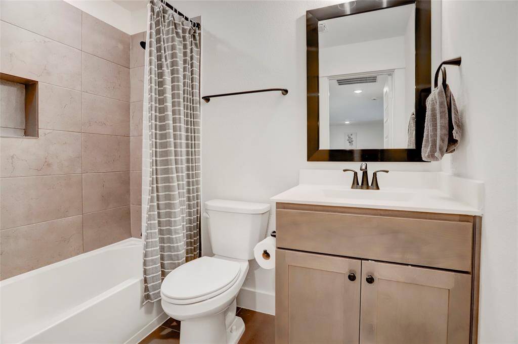 The third-floor full bathroom.