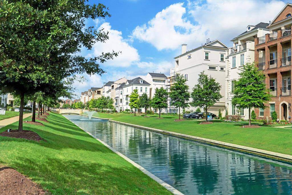 Somerset Green features multiple water features, adding to the aesthetic of the community.