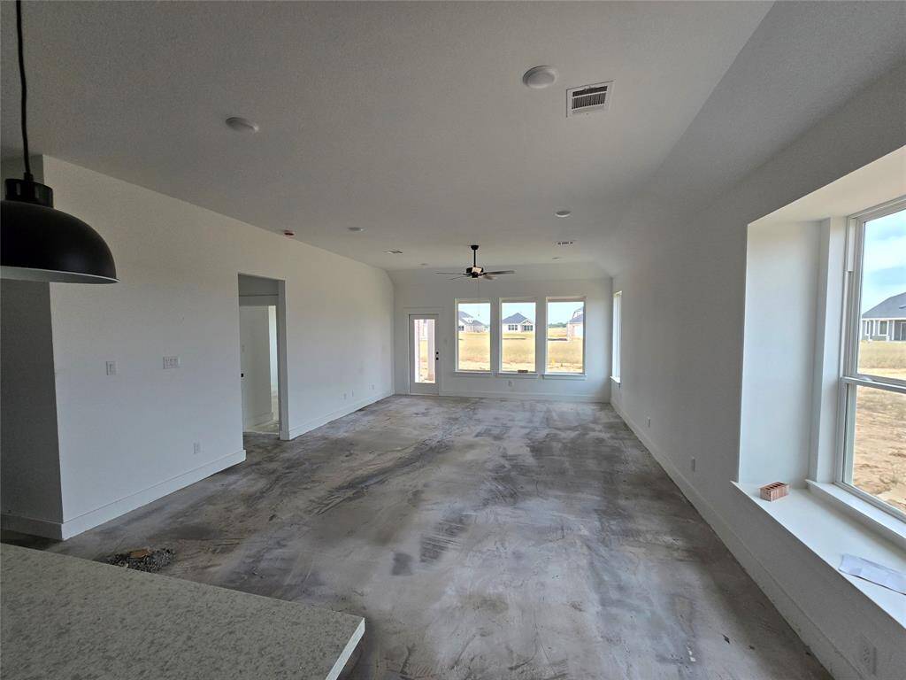 Natural light glistens through every inch of this stunner!