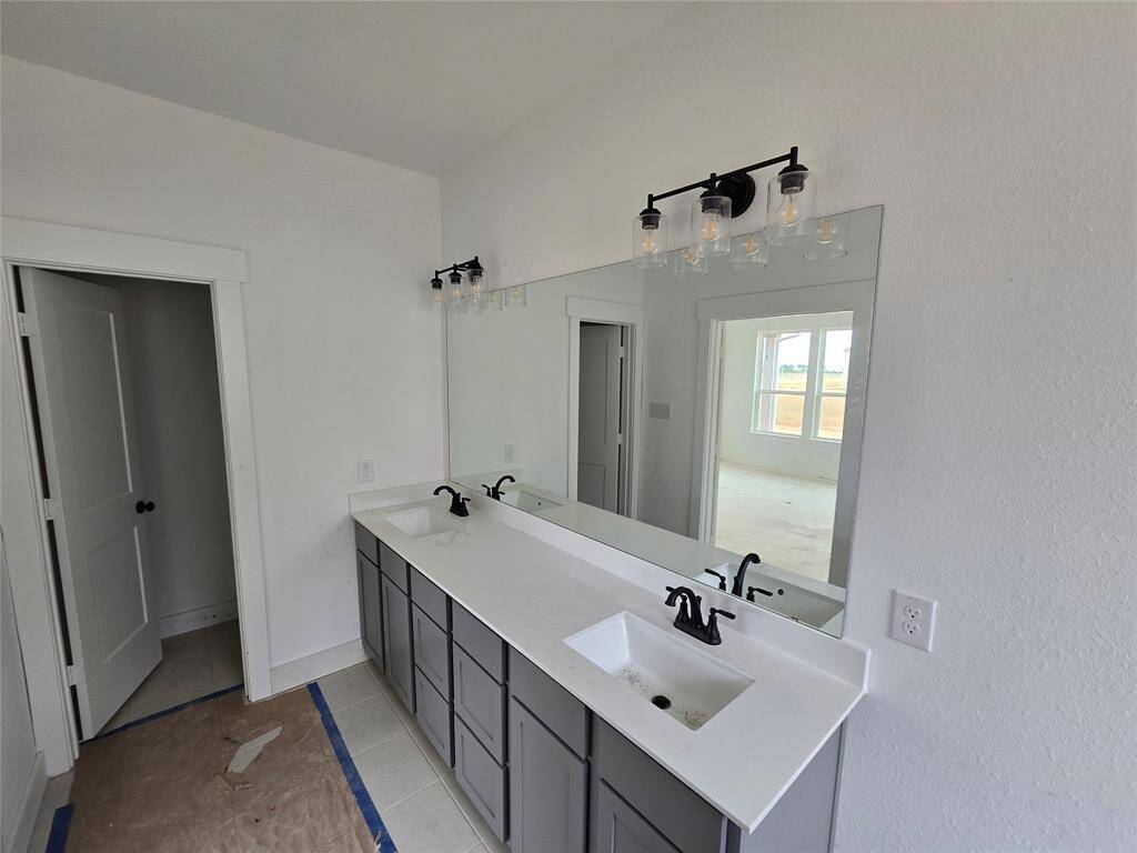 The modern finishes and thoughtful design elements—like the spacious layout and clean lines—bring a fresh, inviting vibe that makes you feel right at home.