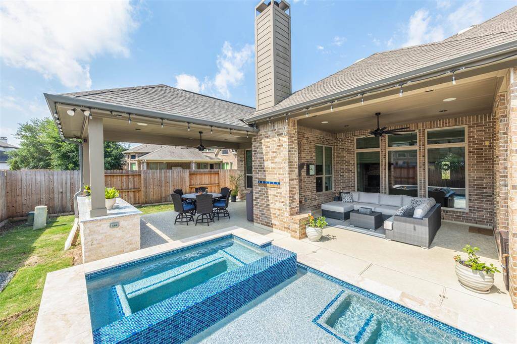 The perfect set up for entertaining your family and friends!