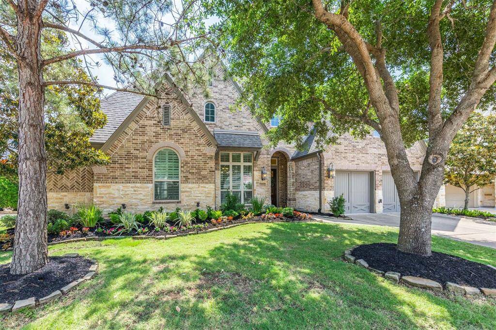 When you visit this home, you will realize the pride in ownership. This home has been meticulously maintained and will not disappoint!
