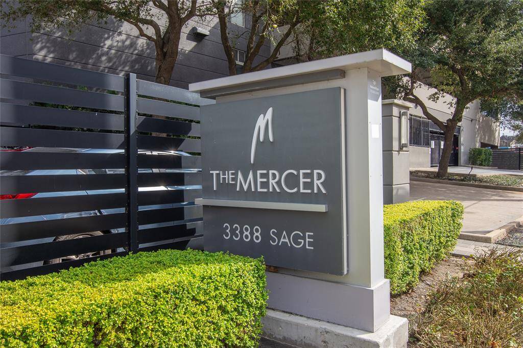 he Mercer - Built in 2003 and located in the Galleria, one of Houston's most accessible neighborhoods & is just minutes away from The Galleria and Uptown Park. Shopping and dining are just minutes away!