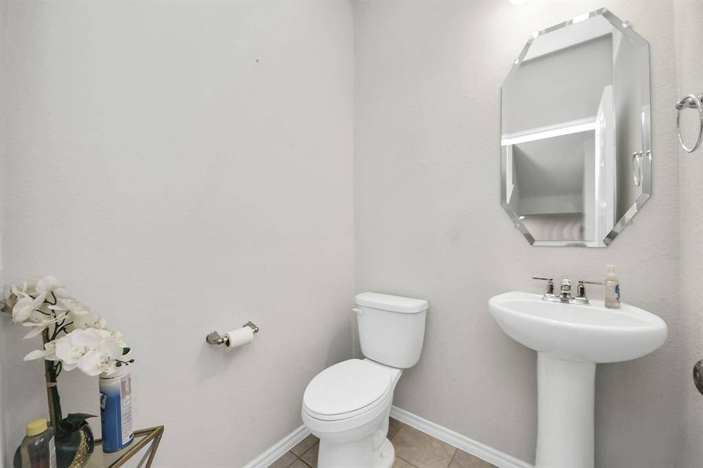 powder bath on 2nd level