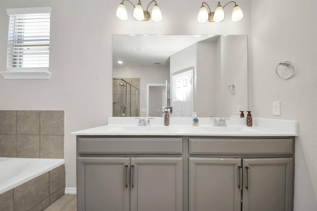 dual vanity in primary bathroom