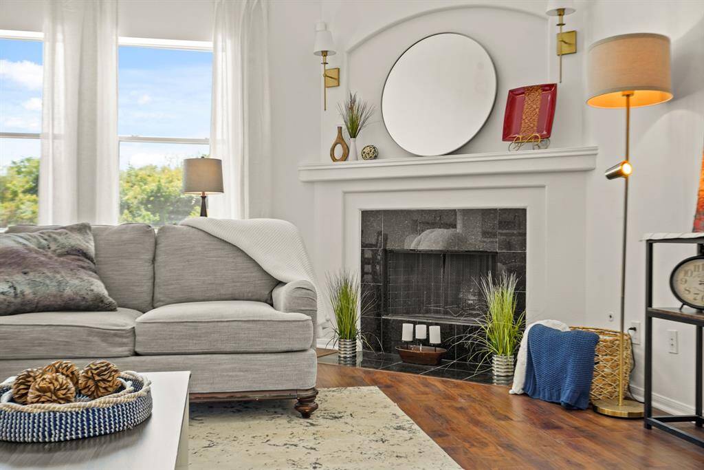 Cozy gas fireplace for effortless warmth and ambiance.