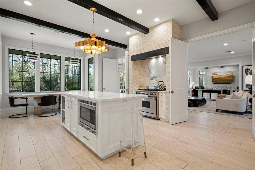 Another view of the kitchen from the pantry.