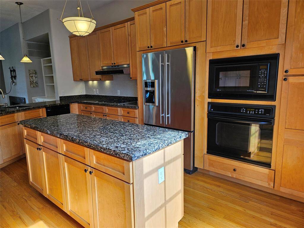 Lots of cabinets