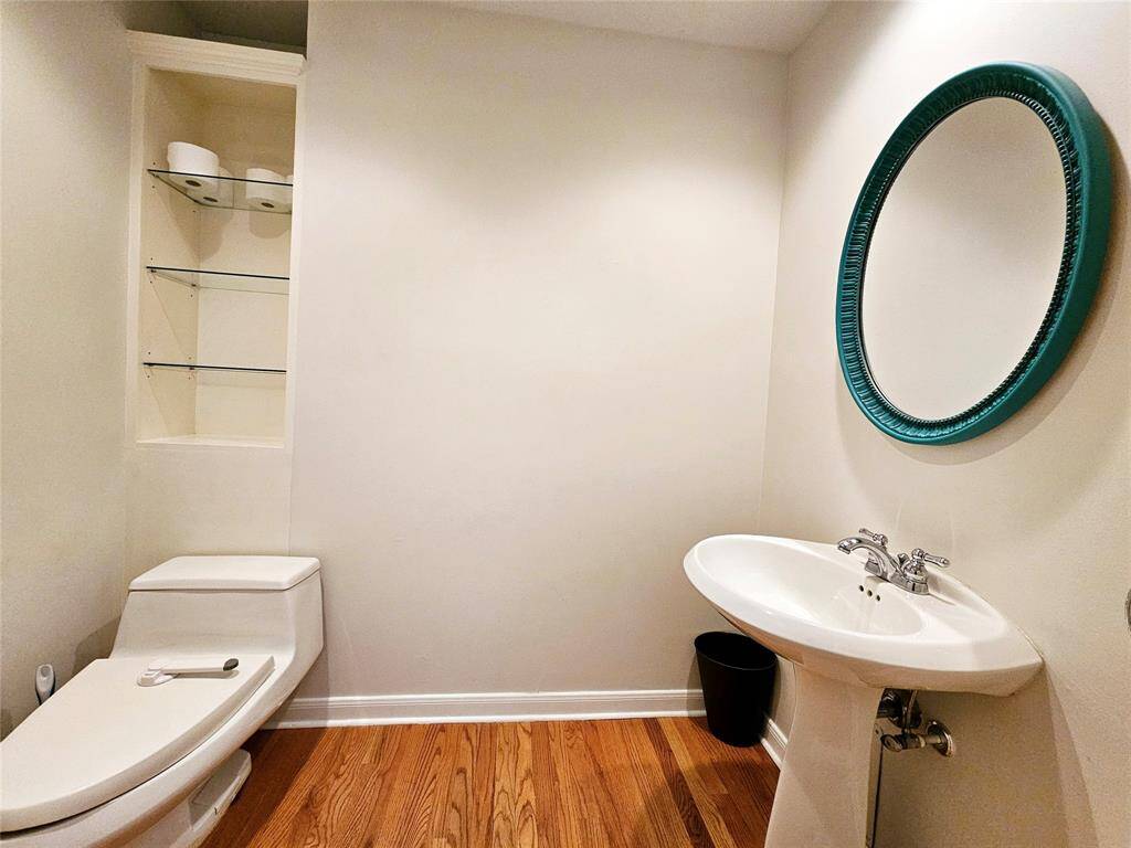2nd floor bathroom