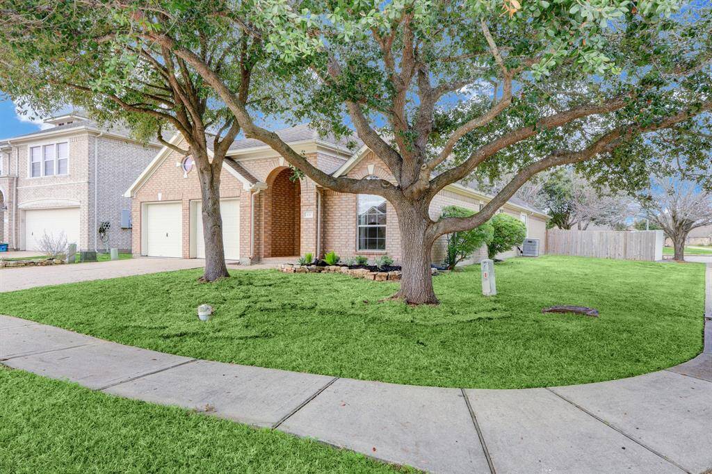 Discover this charming 3-bedroom, 2-bath home in the desirable Twin Oaks subdivision, accessible via Marina Del Sol off Marina Bay Blvd.