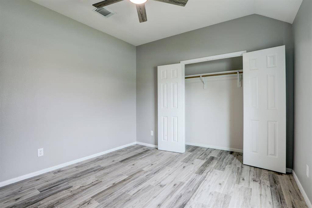 Bedroom 3's closet...