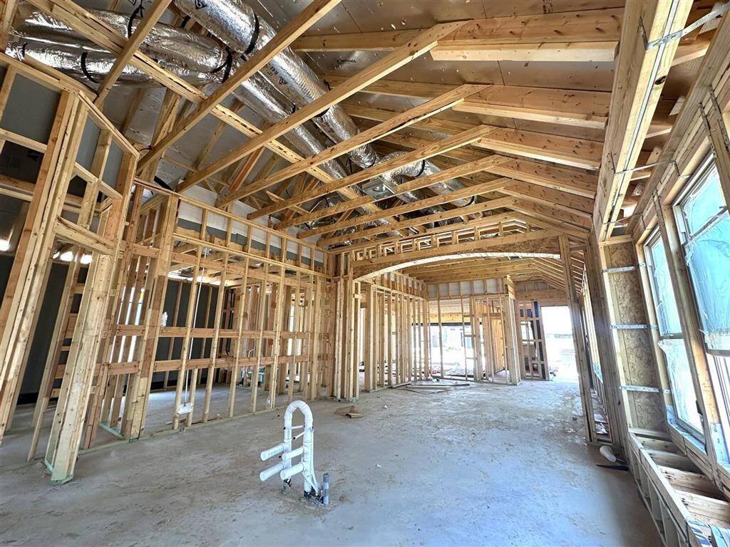 5043 HM  Kitchen into Family Rm