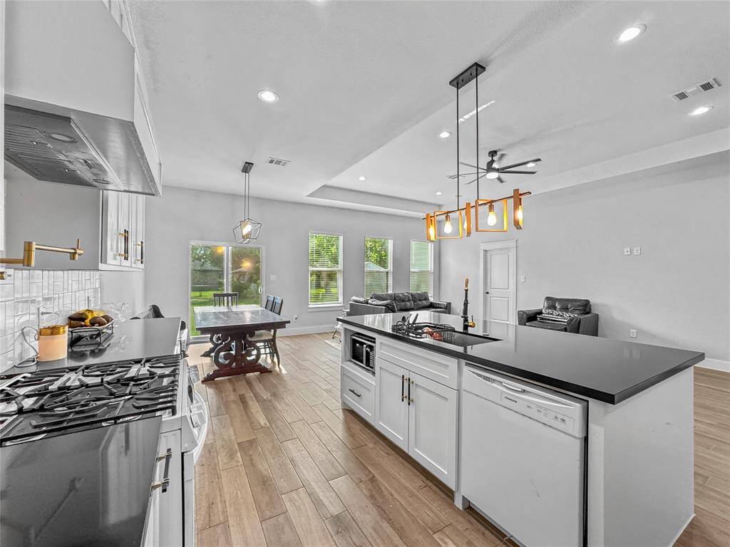 Custom Kitchen with Quartz Countertops