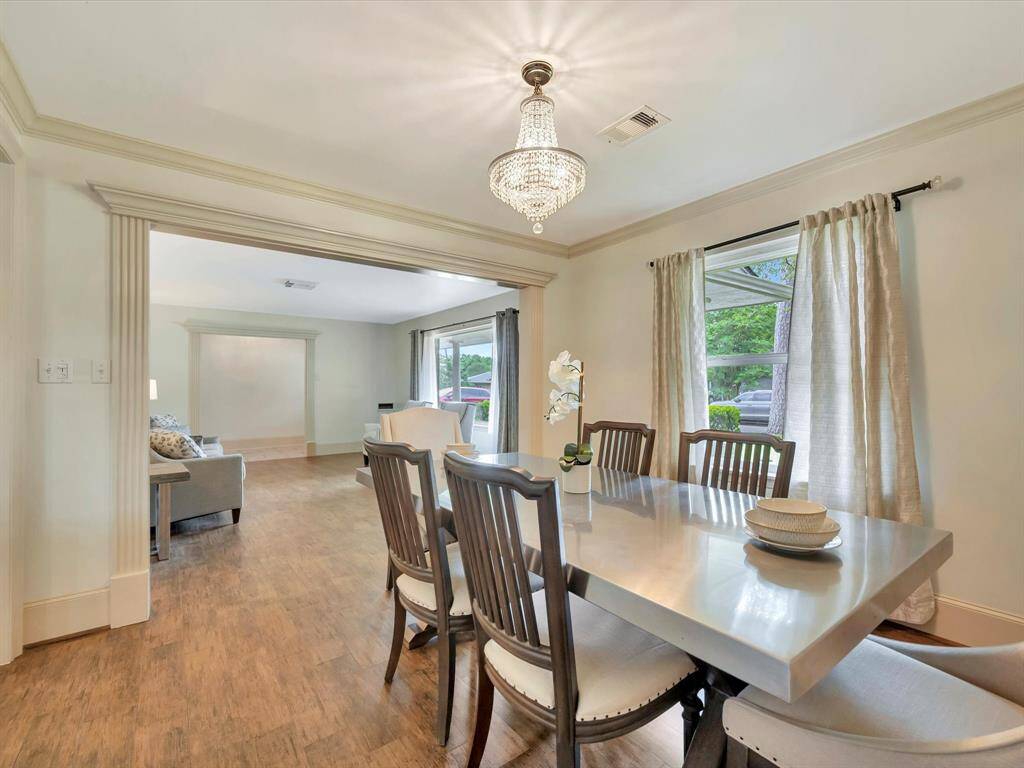 Formal Dining