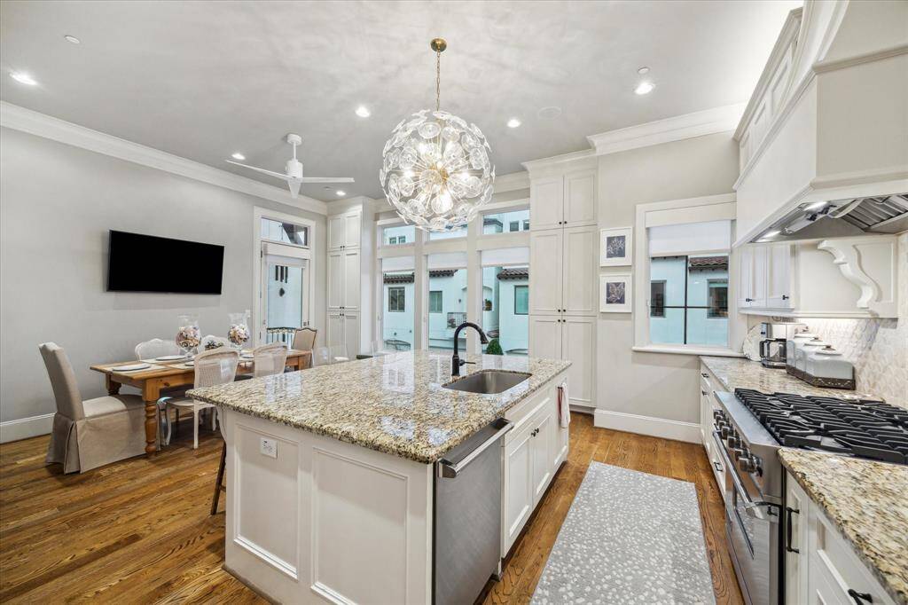 Butlers pantry, wine storage, and prep area. Now that's space.