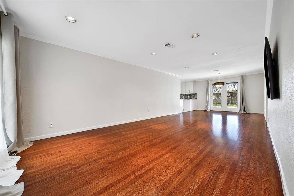 SO MUCH ROOM!