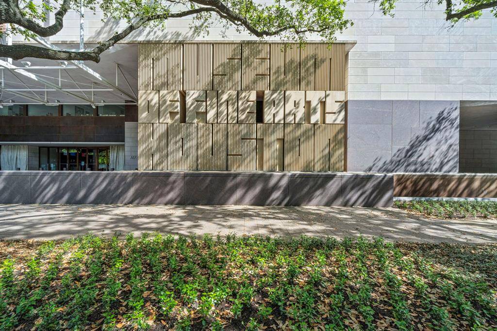The acclaimed Museum of Fine Arts, Houston sits nearby, providing residents with access to premier exhibitions and inspiring cultural experiences. Enjoy strolls to this renowned institution and immerse yourself in the rich arts scene that beautifully complements the Calumet Jackson Terrace luxury lifestyle.