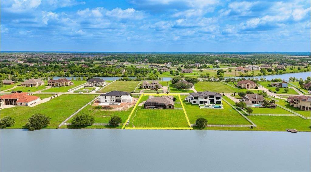 fantastic lakefront property