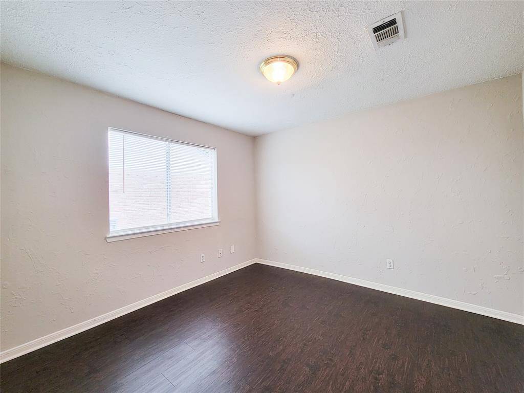 Secondary bedroom #1
