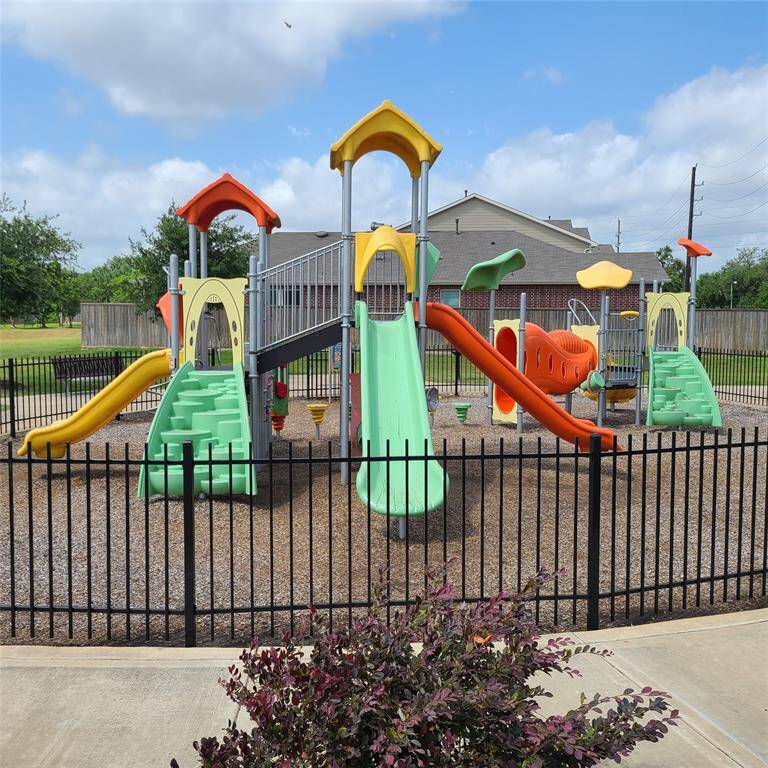 Here is a Community Playground to let the little ones Burn Off Some extra Energy.
