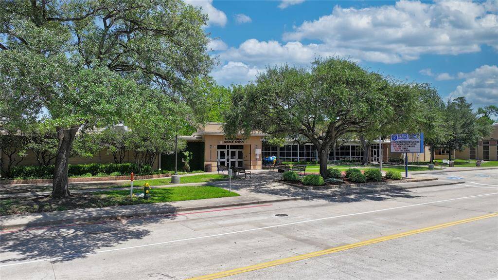 Spring Branch Middle School is a public school in Houston, TX, offering a Gifted & Talented program, 8 sports, and Project Lead The Way curriculum. It is one of 14 middle schools in Spring Branch Independent School District. The zoned to Middle School has a 9/10 test score rating and it adjacent to the zoned highschool on Echo Lane.