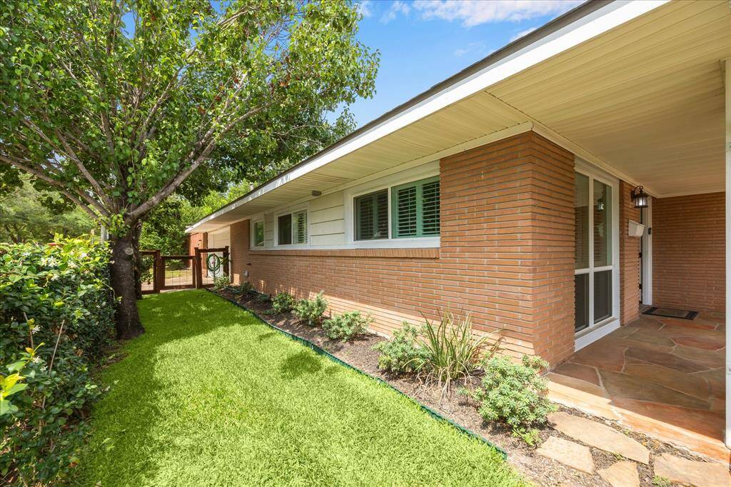 There is a fenced in side yard that comes off of the front porch. Perfect for children or pets.