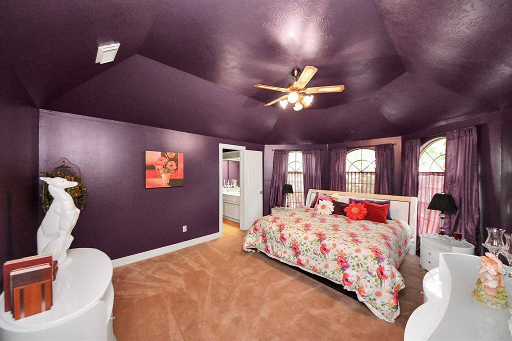 Each bedroom is complete with great windows, tons of space and gorgeous high ceilings.