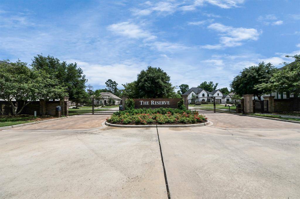 This house is located in a gated community consisting of only 30 houses.  This adds additional security and luxury living.