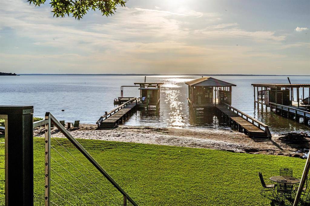 Sun-kissed shores and endless water views—paradise, delivered.