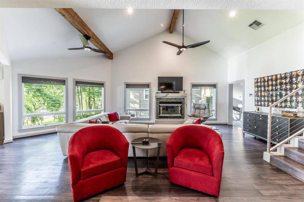 With Kardean floors and amazing natural light, this room is sure to highlight the true quality of all the finishes in this beautiful home!