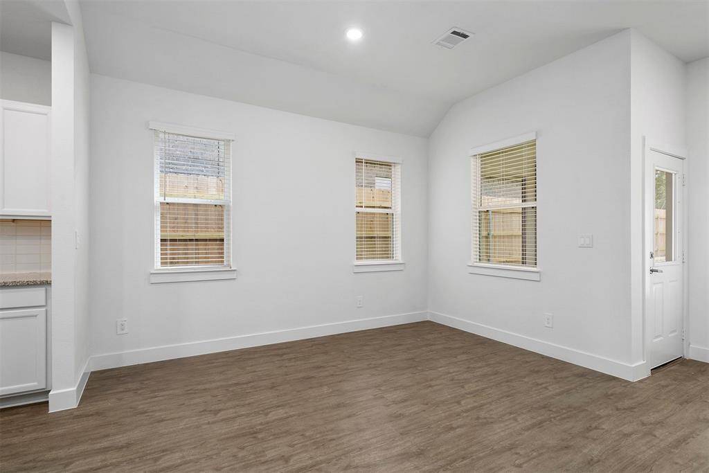 Breakfast area off of kitchen or dining room!