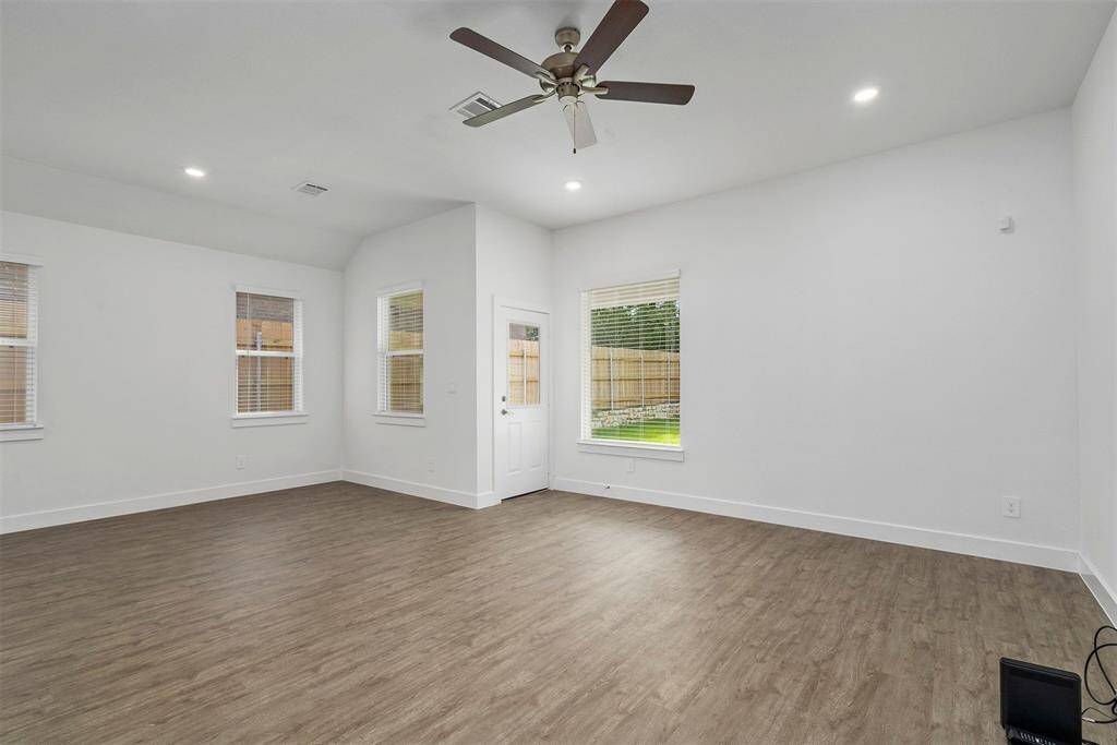 Breakfast room and family room!