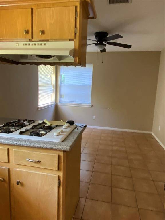 Breakfast area adjoining kitchen