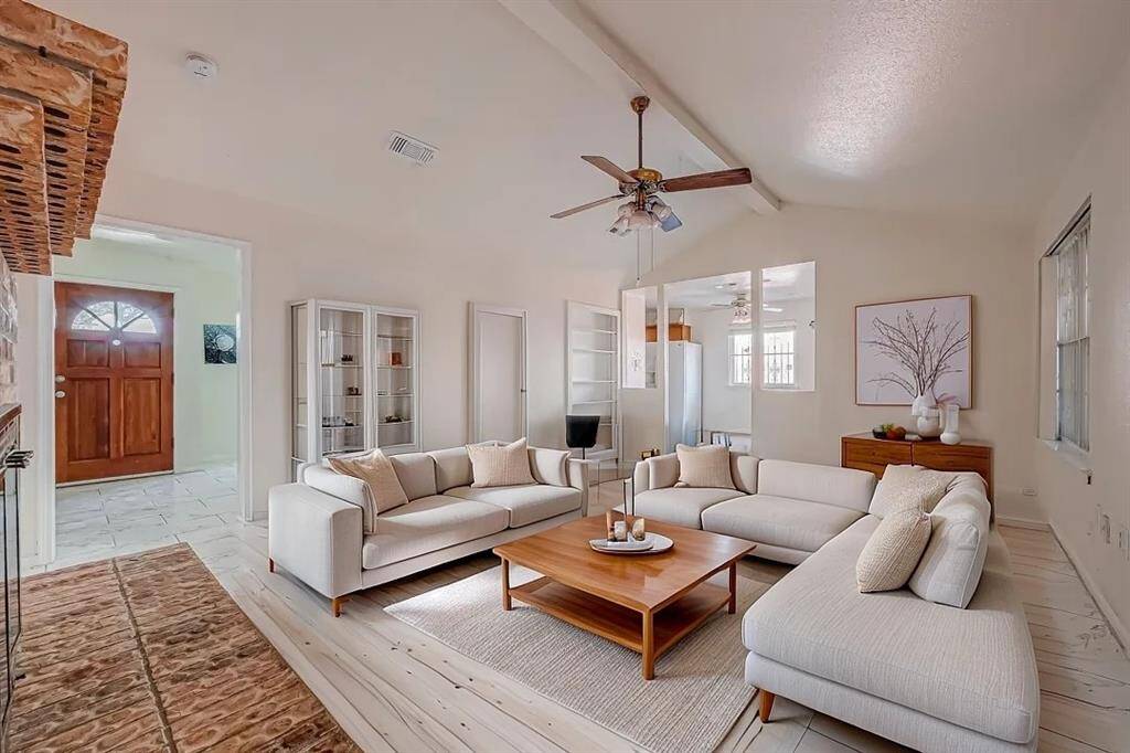 [LIVING ROOM] Virtual Staging with Furniture & Flooring for Vision