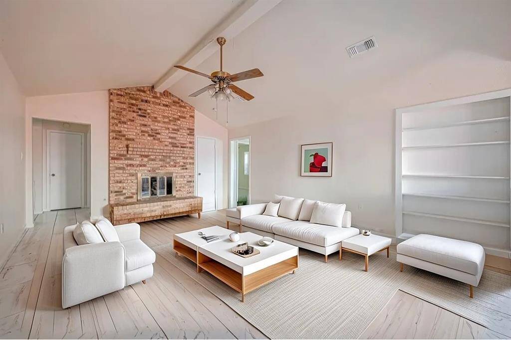 [LIVING ROOM] Virtual Staging with Furniture & Flooring for Vision